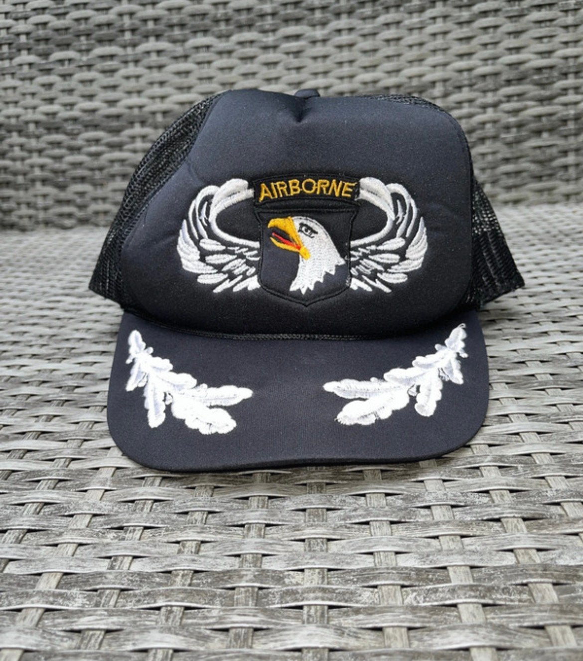 Vintage Airborne 101st Screaming Eagles Trucker Cap, Ophalen of Verzenden, Zo goed als nieuw, One size fits all, Pet