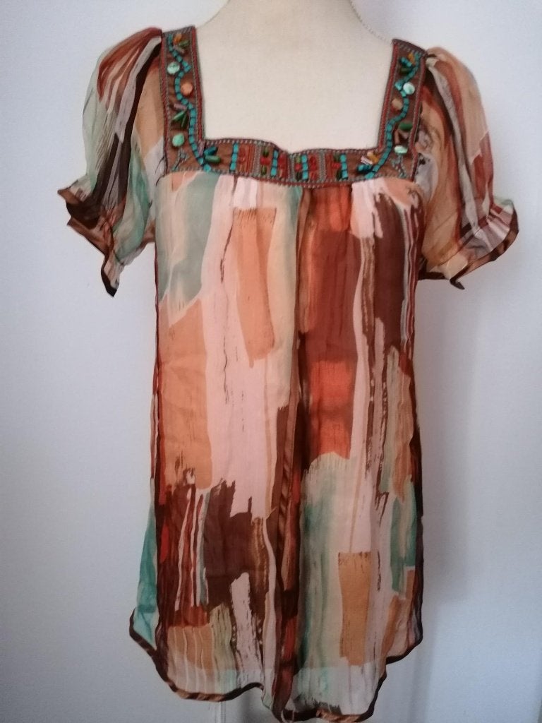 SUPER LEUK tuniek div.kleuren en kralenapplicaties op hals M, Kleding | Dames, Ophalen of Verzenden, Nieuw, Maat 38/40 (M), Meerkleurig