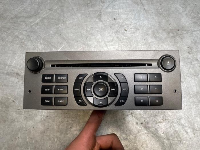 Radio van een Peugeot 407, Gebruikt, -, -, Ophalen of Verzenden