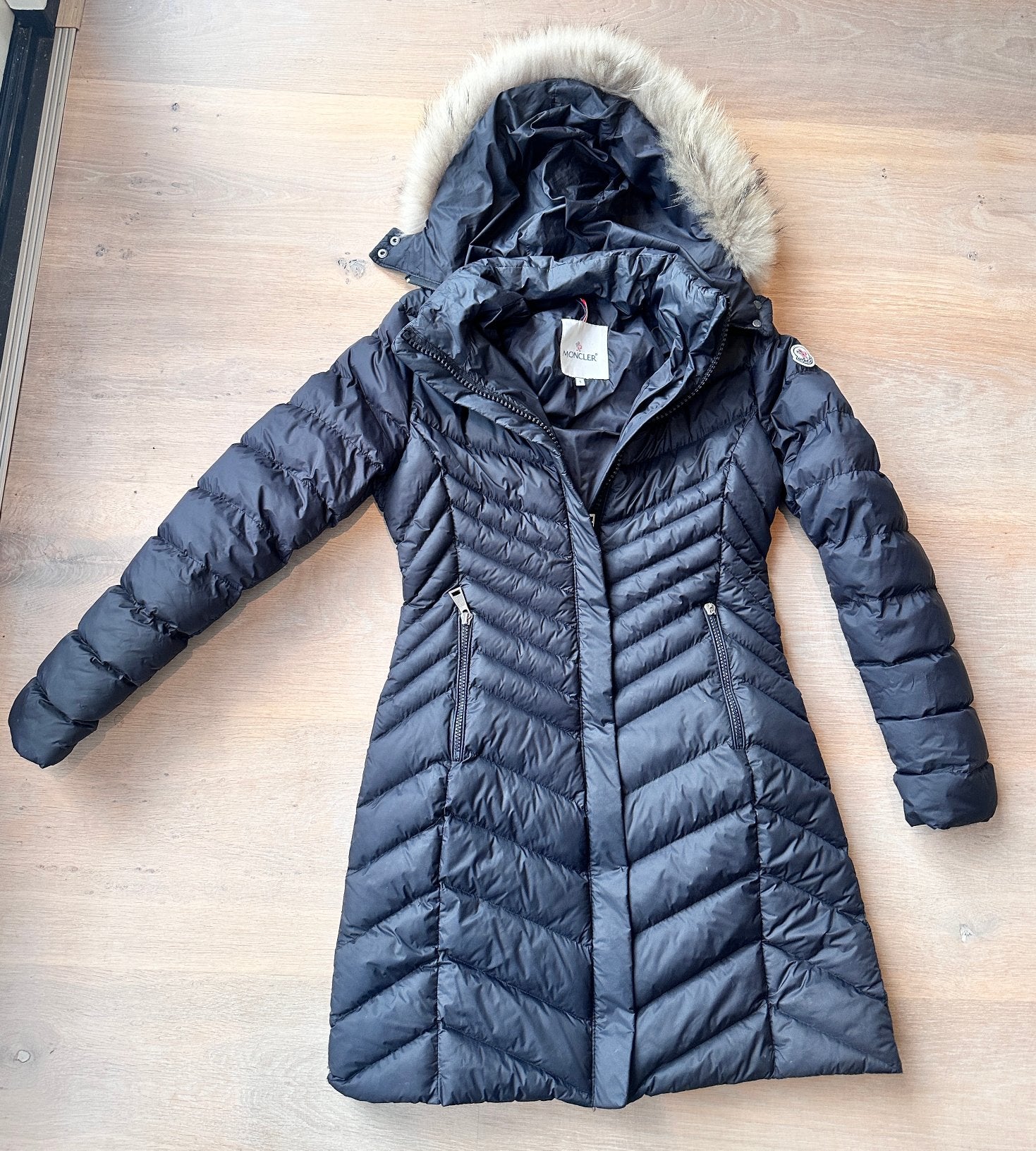 Hele leuke jas van Moncler maat S met bontkraag - Origineel!, Ophalen of Verzenden, Maat 36 (S), Zwart
