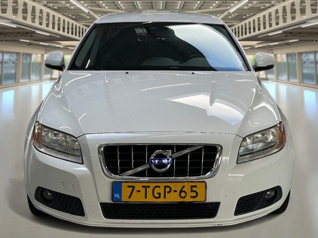 Volvo V70 1.6 T4 Limited Edition Rijklaar+garantie, navigati, Voorwielaandrijving, Euro 5, 15 km/l, Gebruikt