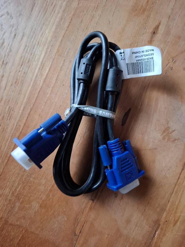 VGA kabel, Computers en Software, Pc- en Netwerkkabels, Ophalen of Verzenden, Zo goed als nieuw
