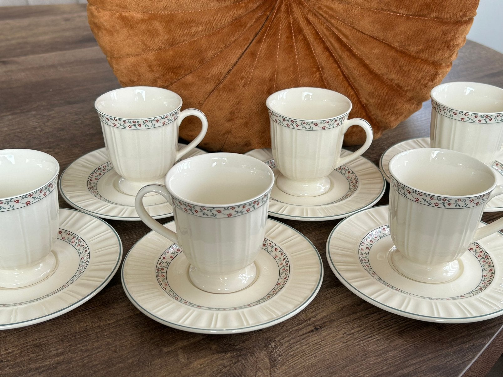 6 kop en schotels Wedswood stijl, Ophalen of Verzenden, Porselein, Kop(pen) en/of Schotel(s)