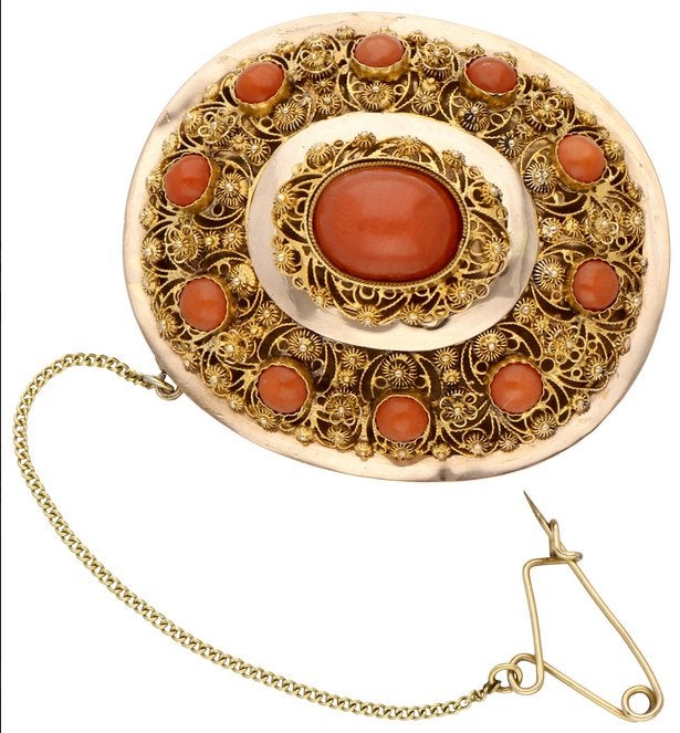 Klederdracht bloedkoraal broche 14K goud Holland 1880 4,5 cm, Sieraden, Tassen en Uiterlijk, Antieke sieraden, Ophalen, Goud, Broche