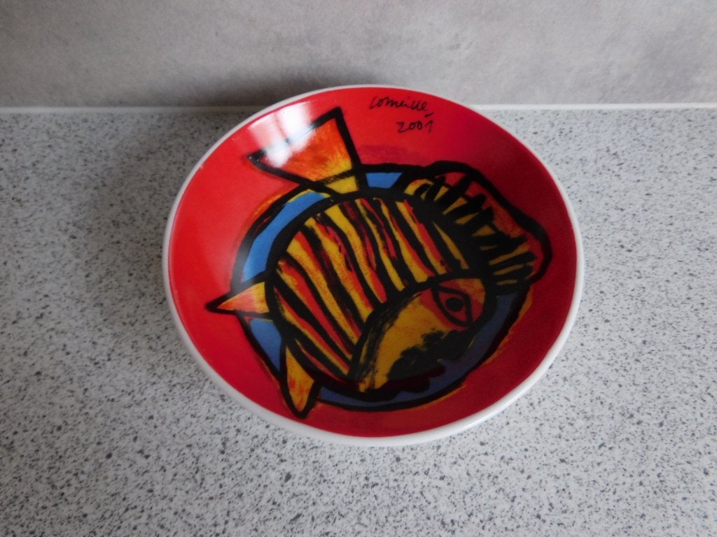 Diep bord/schaal Vis Rood 2001 - Corneile 12 cm, Huis en Inrichting, Overige merken, Keramiek, Ophalen of Verzenden, Overige stijlen
