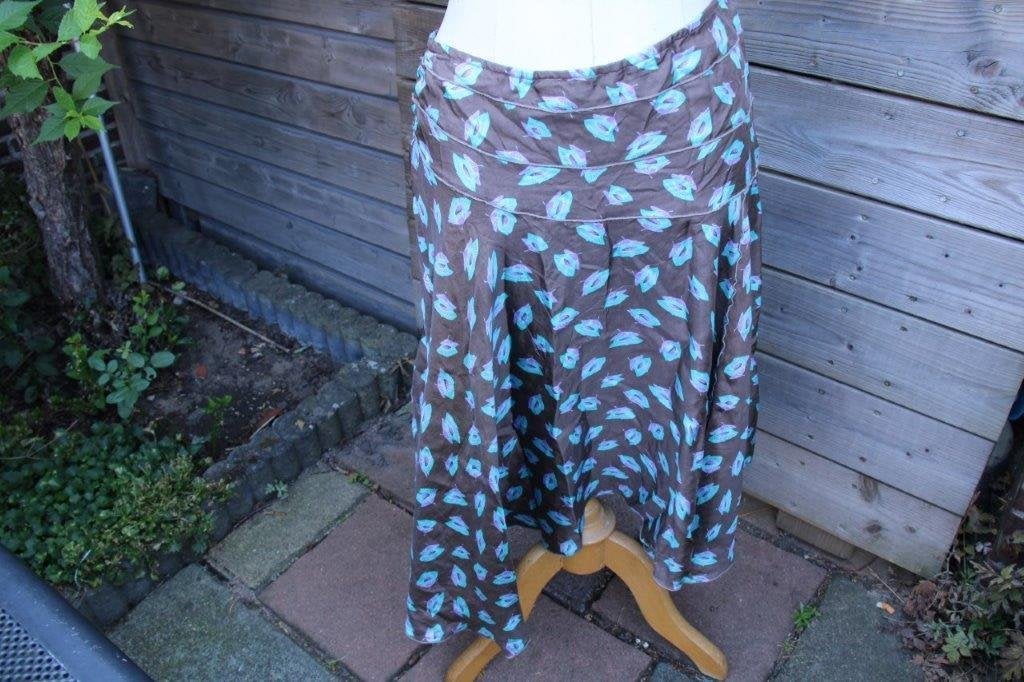 Rok bruin/ aqua/ lila Caroline Biss mt 36 zijde Vaste prijs, Kleding | Dames, Bruin, Ophalen of Verzenden, Zo goed als nieuw, Maat 36 (S)