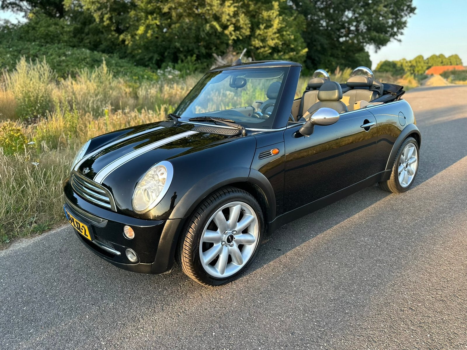 Mini Cooper Cabrio 1.6 16V , 2004, Zwart