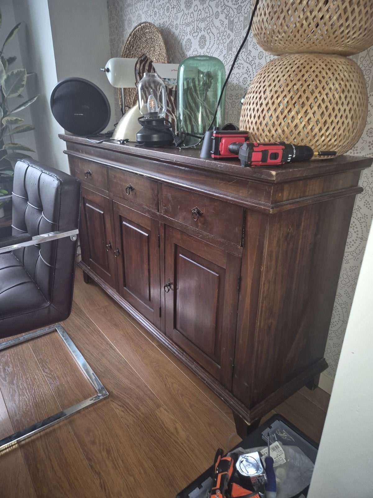 Gratis af te halen: Houten dressoir/kast in Breda, Gebruikt, Ophalen of Verzenden, 25 tot 50 cm, Met deur(en)