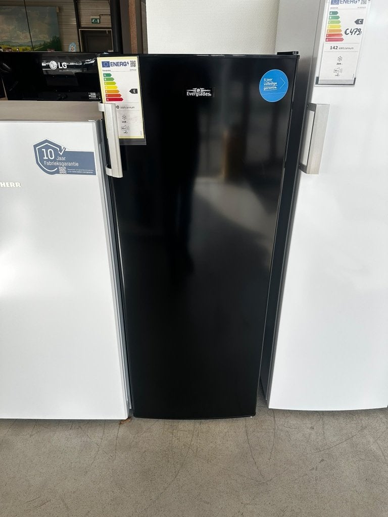 Nieuwe Everglades vrieskast 144 cm zwart 168 liter, Vrieskast, Giessen, Everglades, Nieuw