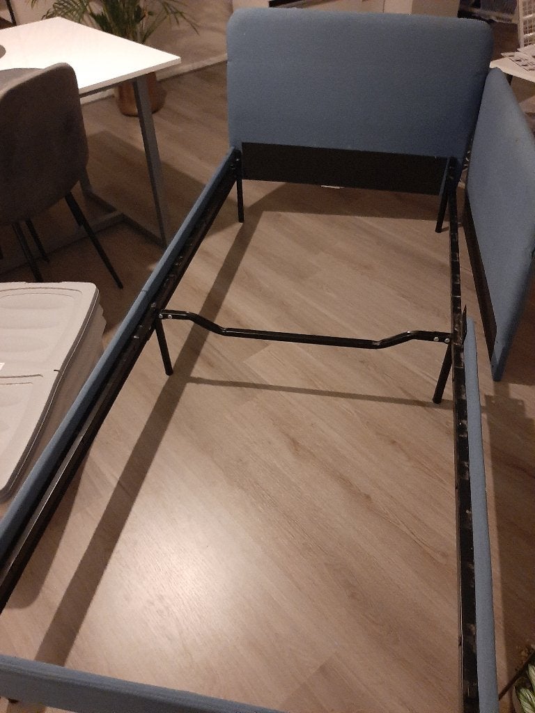 Bed 90 x 200, Huis en Inrichting, Slaapkamer | Bedden, Ophalen, 90 cm, Eenpersoons, Wit