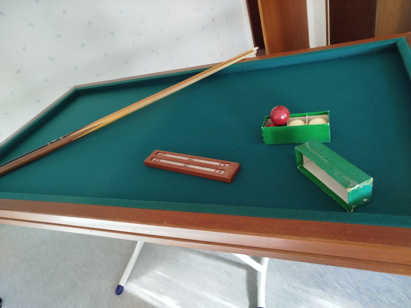Homas Biljarttafel met 2 keuen, ballen en scorebord, Ophalen