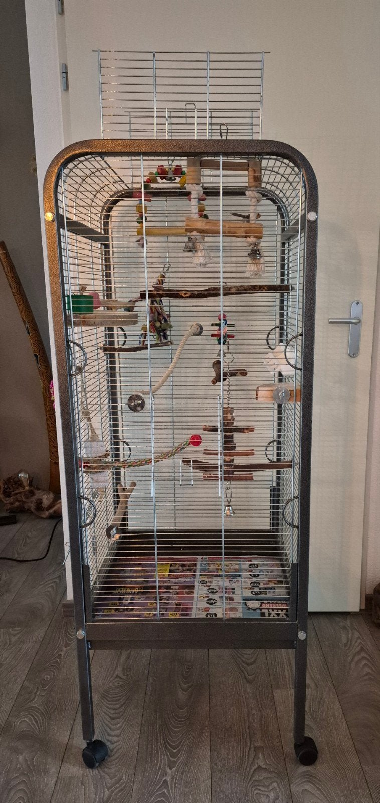 Mooie grote vogelkooi op wielen, Dieren en Toebehoren, Ophalen, Metaal, Vogelkooi
