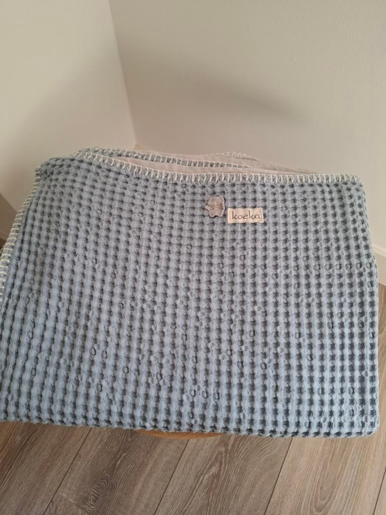 lichtblauwe ledikant deken van Koeka, Kinderen en Baby's, Ophalen of Verzenden, Zo goed als nieuw, 100 cm of meer, Deken