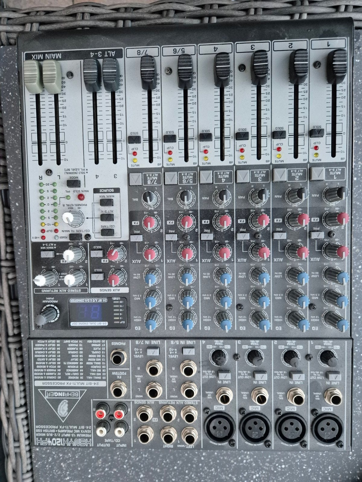 Compact Behringer Xenyx 1204FX Mengpaneel, Ophalen, Zo goed als nieuw, 5 tot 10 kanalen, Microfooningang