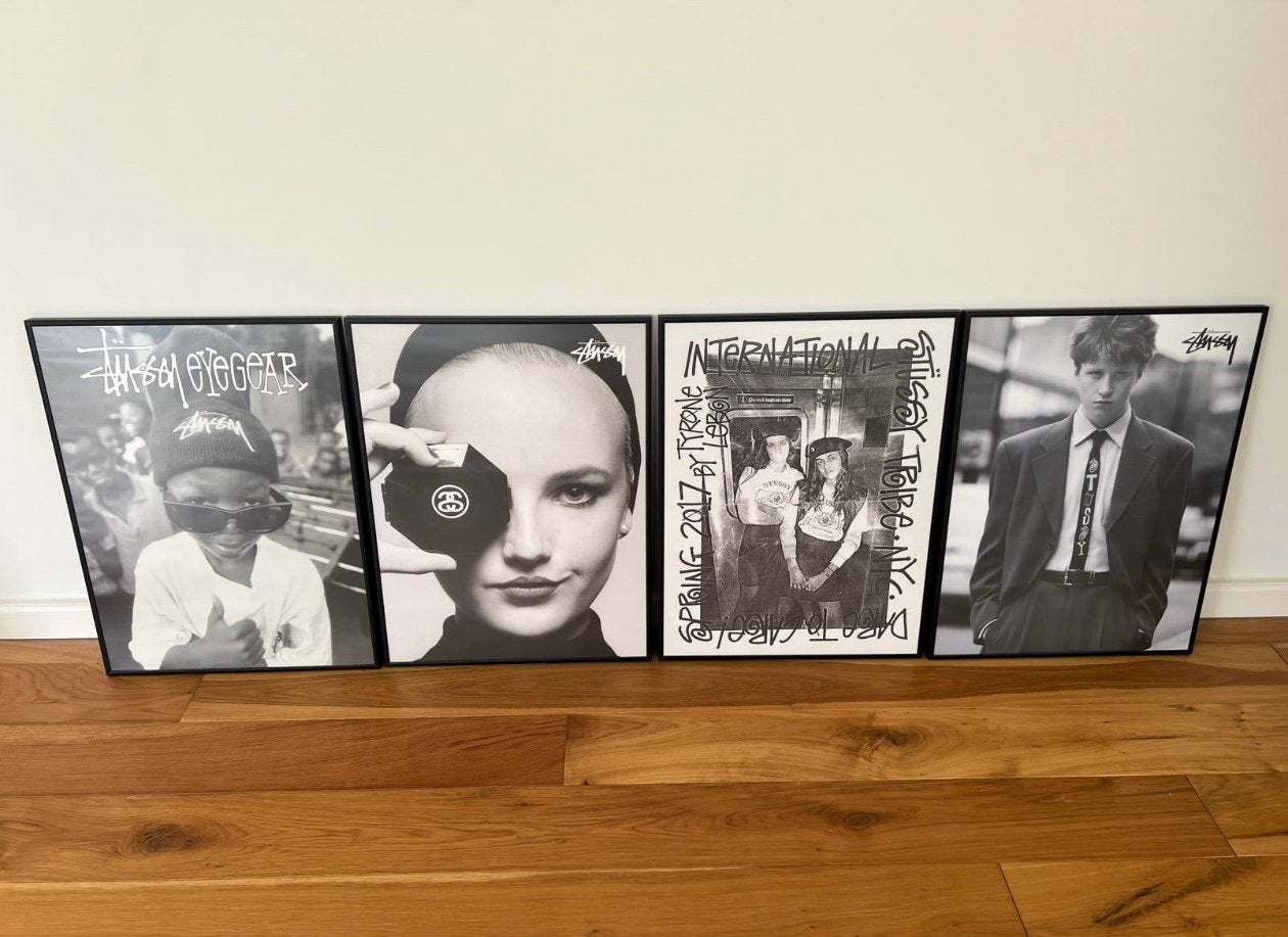 Stussy posters in lijst 61x46cm, Verzamelen, Ophalen of Verzenden, Zo goed als nieuw, A1 t/m A3, Rechthoekig Staand