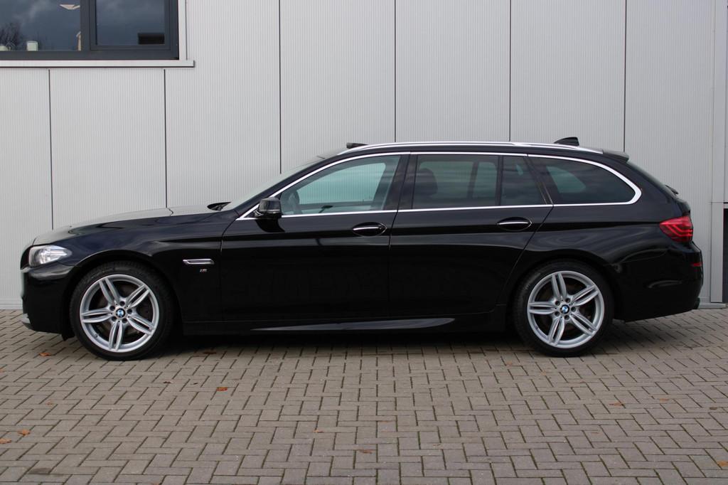 BMW 5-serie Touring 528xi M-Pakket I PANO I LED I ALCANTARA, Automaat, 15 km/l, Gebruikt, Euro 6