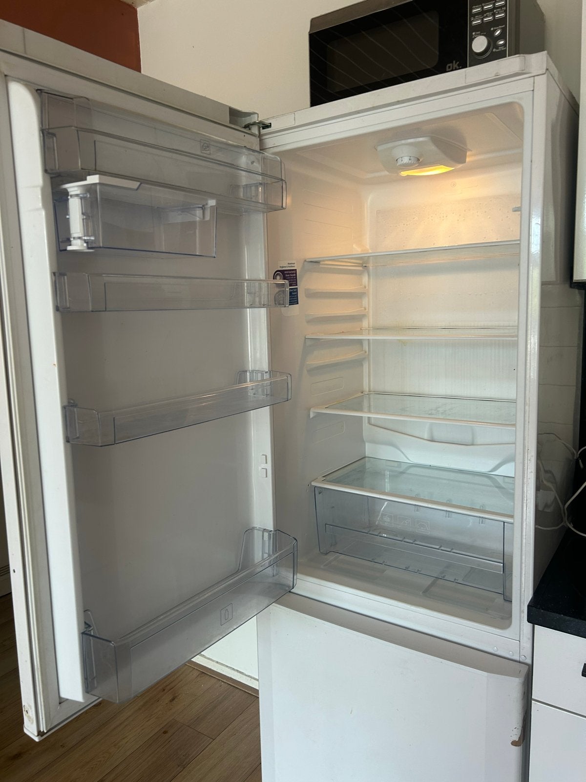 Hoge BEKO Koel-vriescombinatie, Witgoed en Apparatuur, Ophalen, Gebruikt, 200 liter of meer, 60 cm of meer