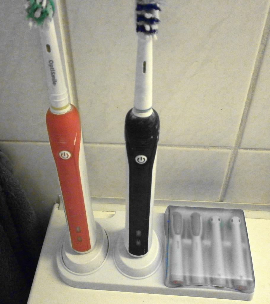 Oral B tandenborstel houder, Ophalen of Verzenden, Gebruikt, Tandenborstel
