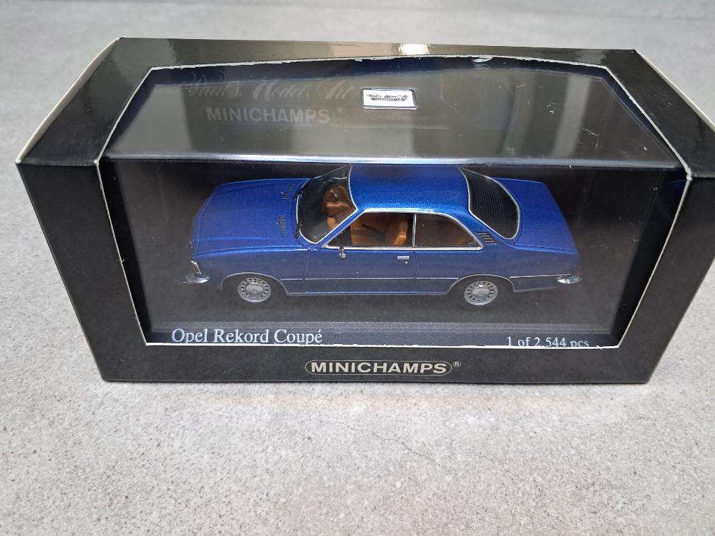 Miniatuur Opel Rekord D Coupé 1:43, Hobby en Vrije tijd, Modelauto's | 1:43, Ophalen of Verzenden, Zo goed als nieuw, Auto, MiniChamps