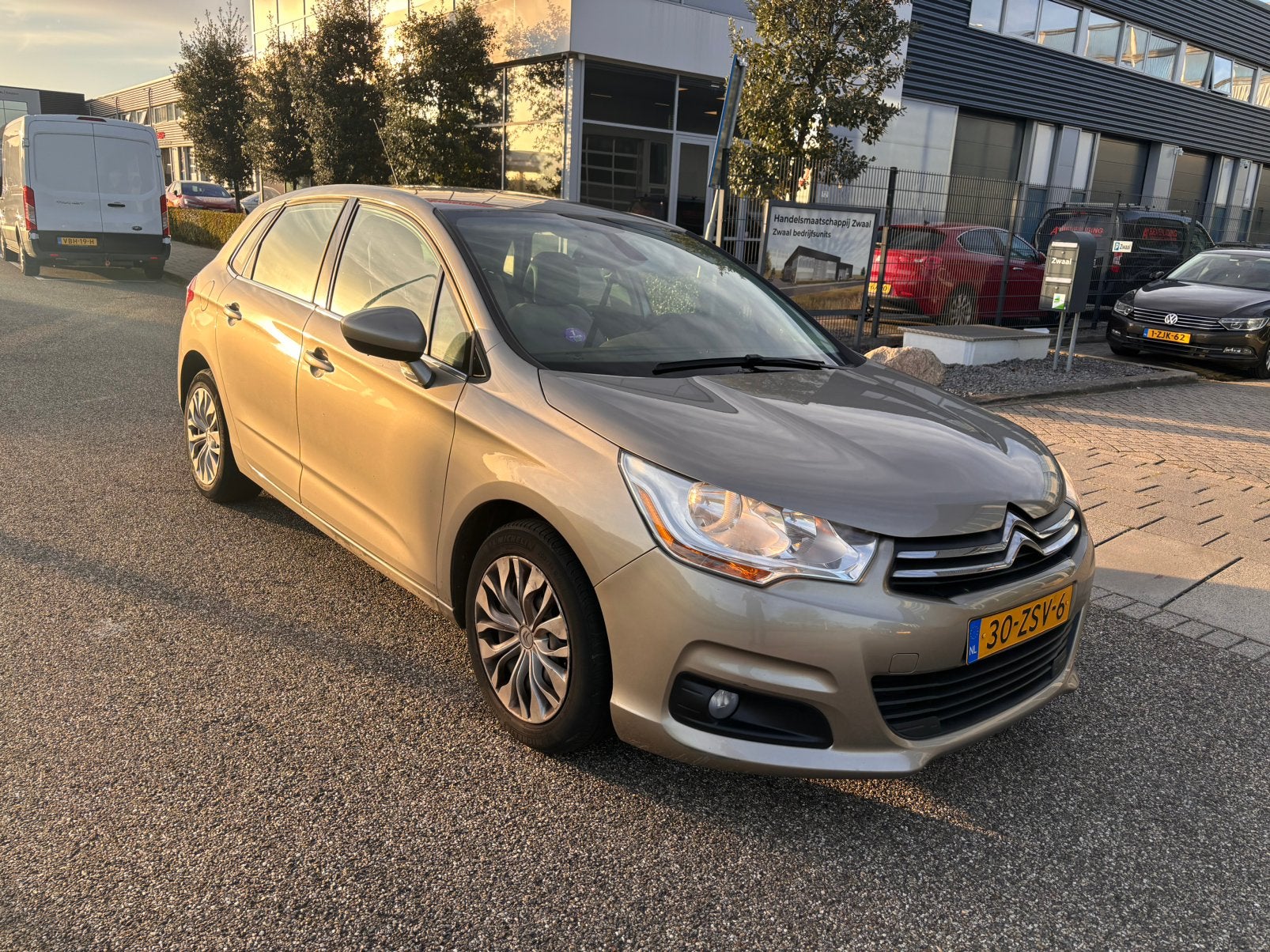 Citroën C4 1.6 VTI AUT 2013 automaat, Auto's, 1550 kg, Beige, 4 cilinders, Beige