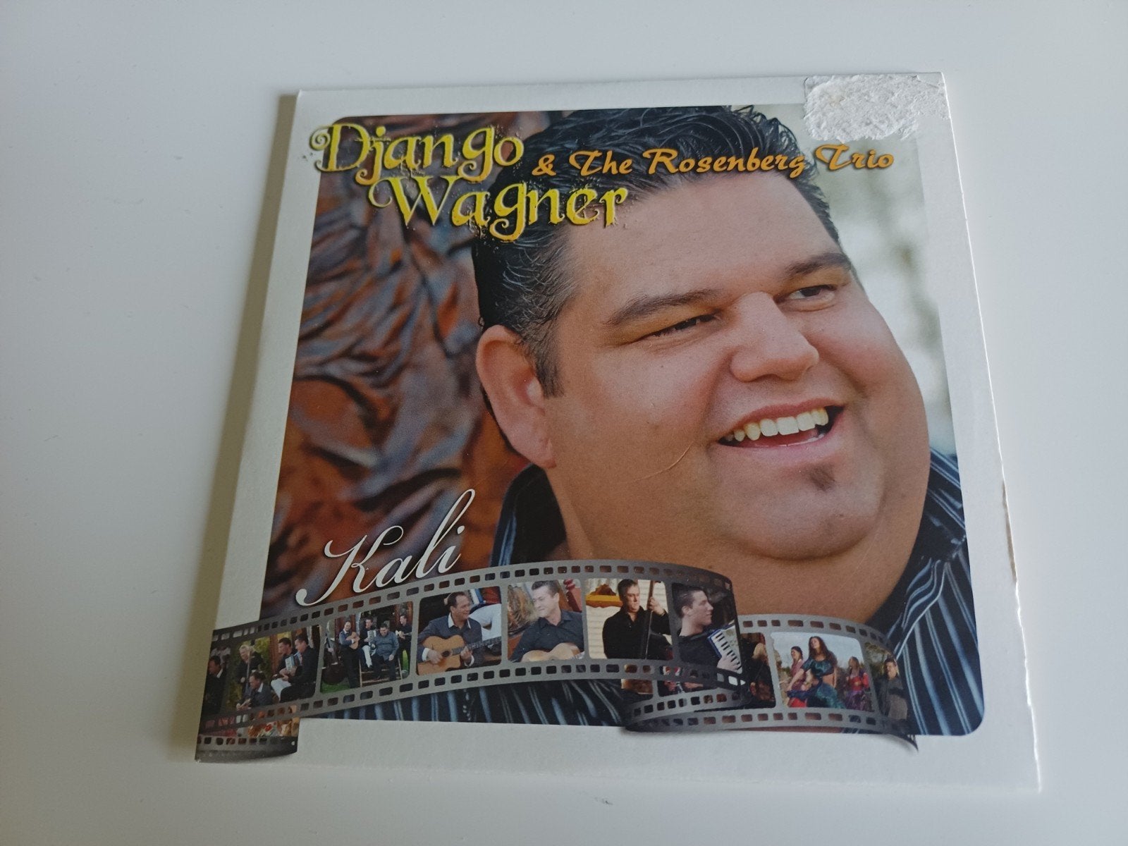 Django Wagner-Kali, Verzenden, Nederlandstalig