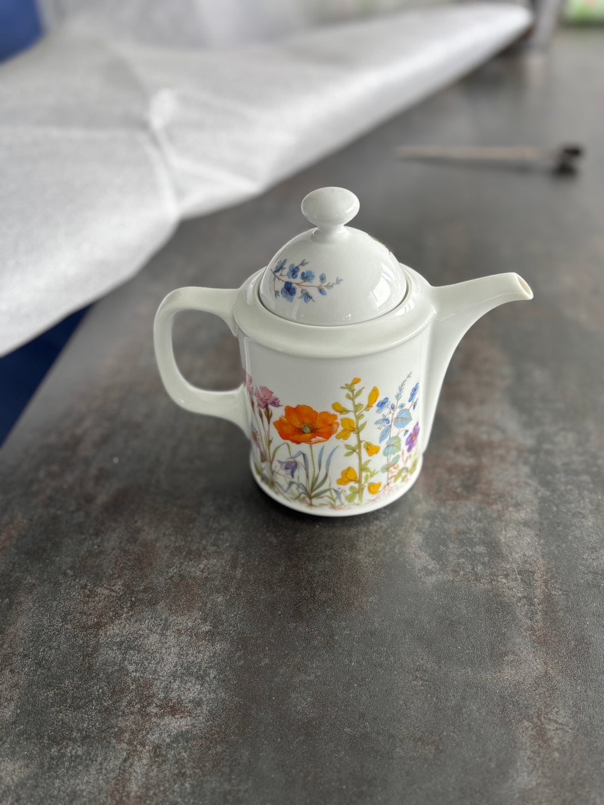 Servies merk : 1974 Koningl  pr Tettau, Ophalen