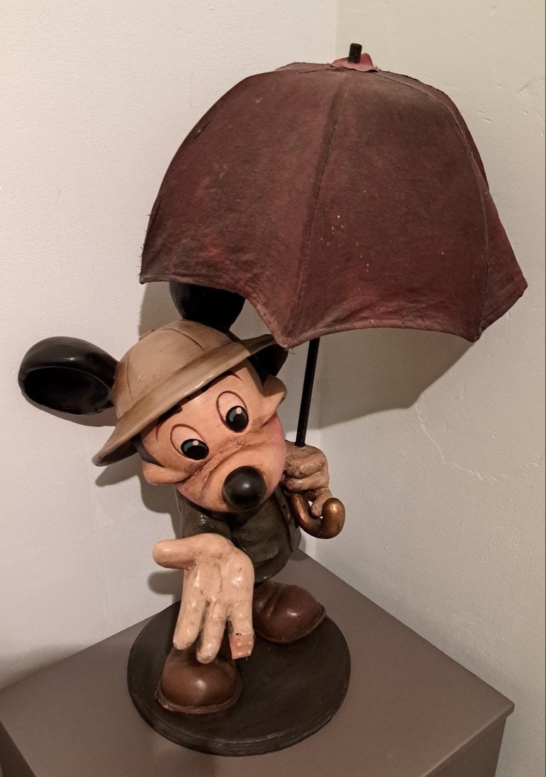 Vintage Mickey Mouse beeld met paraplu, Antiek en Kunst, Ophalen