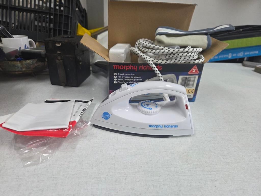 Morphy Richards Voyager Reisstrijkijzer - Nieuw in doos, Ophalen of Verzenden, Nieuw, Strijkijzer met snoer