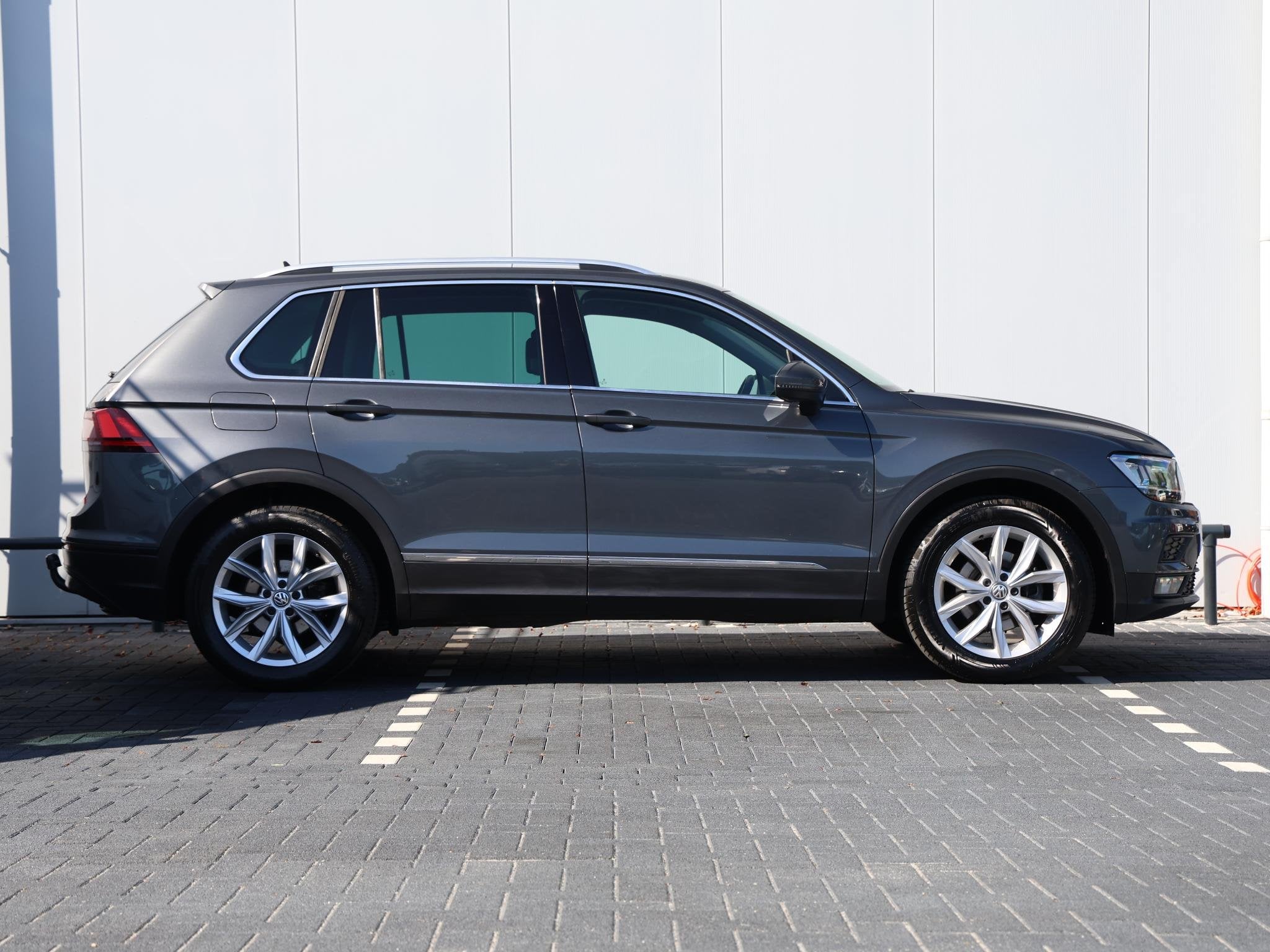 Volkswagen Tiguan 1.5 TSI Comfortline Business 130 PK | Navi, Voorwielaandrijving, Stof, 4 cilinders, Origineel Nederlands