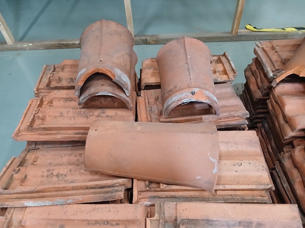 dakpannen groot + nokpannen GRATIS, Doe-het-zelf en Verbouw, Ophalen, Gebruikt, Steen of Klei, 5 tot 10 m²