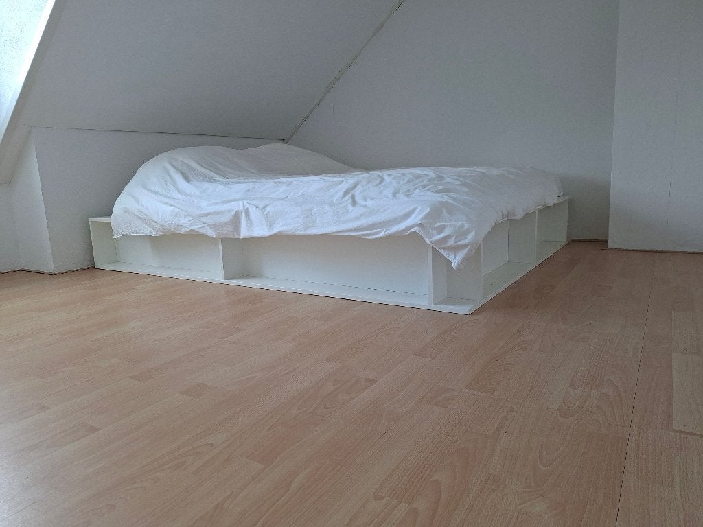 2 persoons bed wit met opbergruimte rondom, Ophalen, Wit, Tweepersoons, Zo goed als nieuw