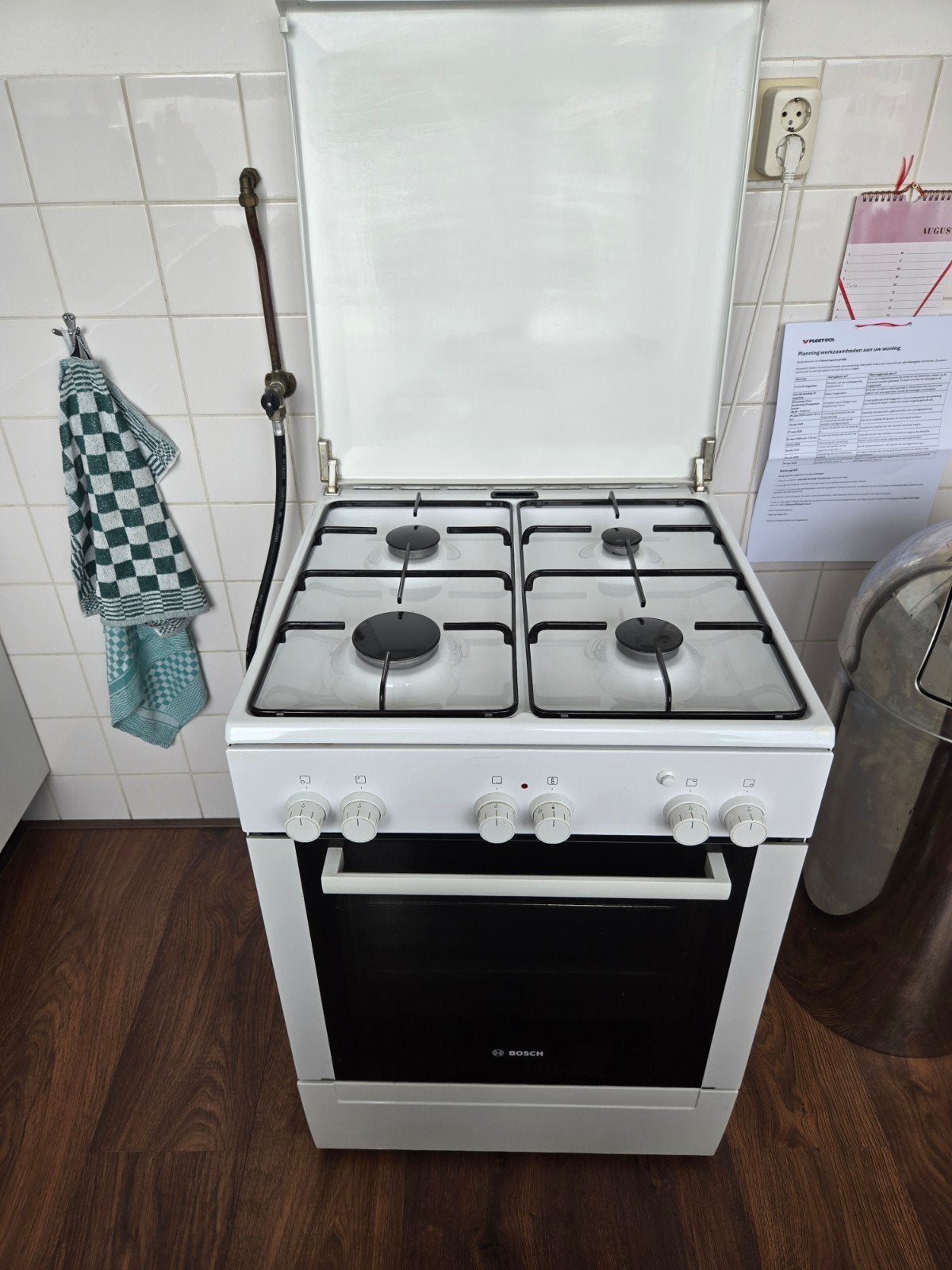 Bosch Gasfornuis met oven kan op gehaalt worden eind augustu, Ophalen, Gebruikt, 4 kookzones, Gas