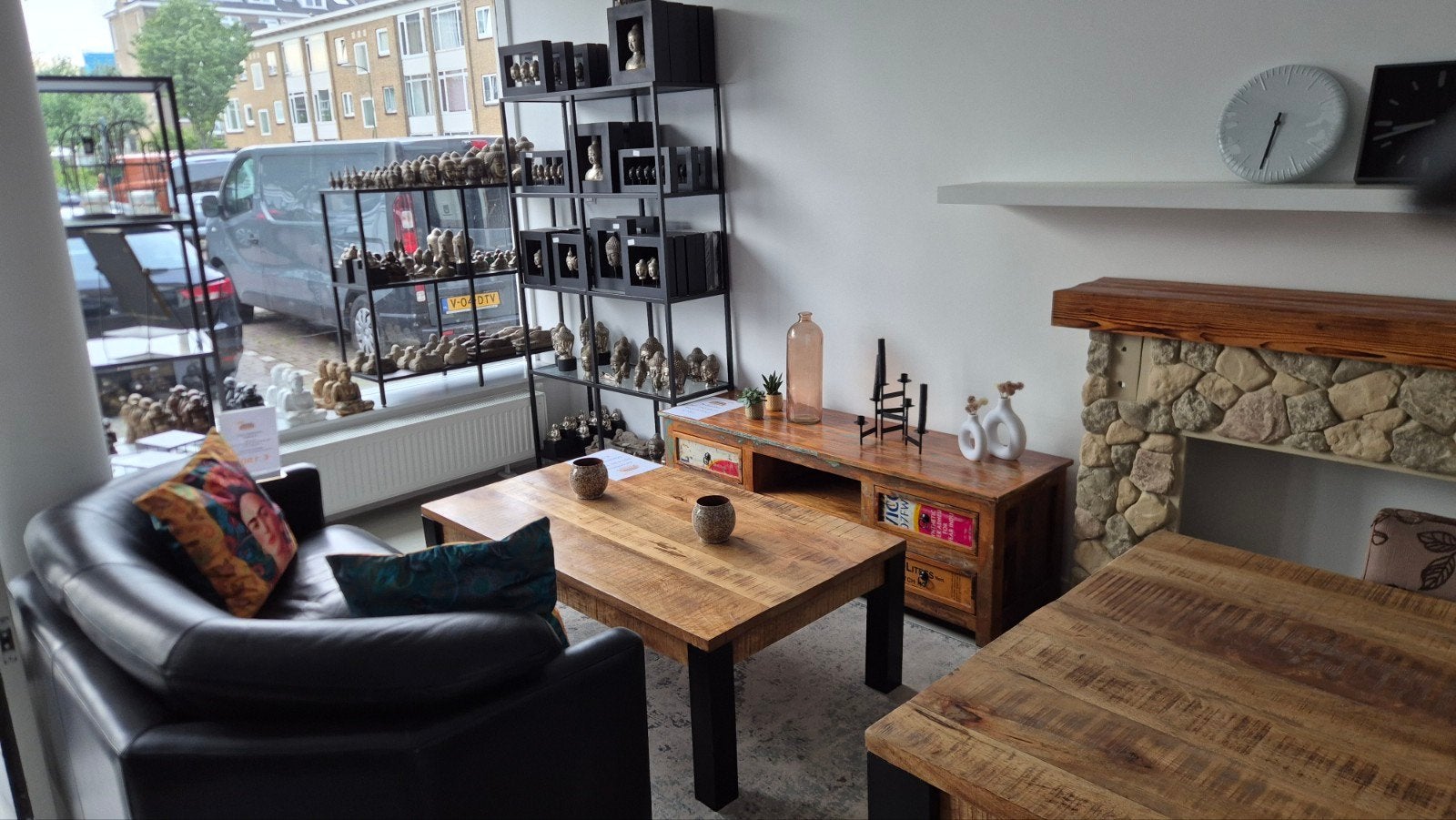 Foto 4 van meubelset  salontafel en eettafel van massief hout