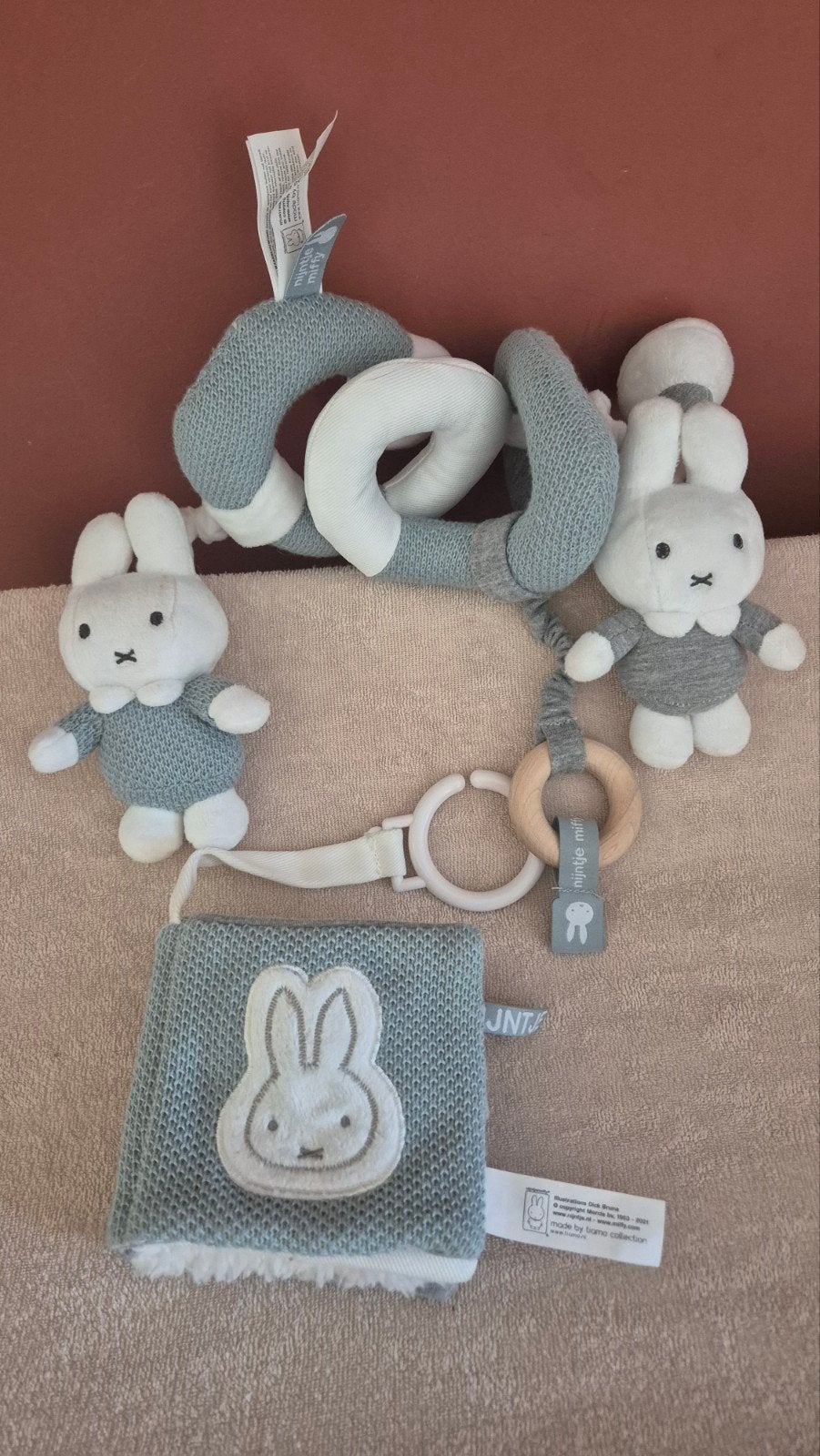 Nijntje Miffy boxspiraal en activiteitenboekje, Ophalen of Verzenden, Zo goed als nieuw, Overige typen