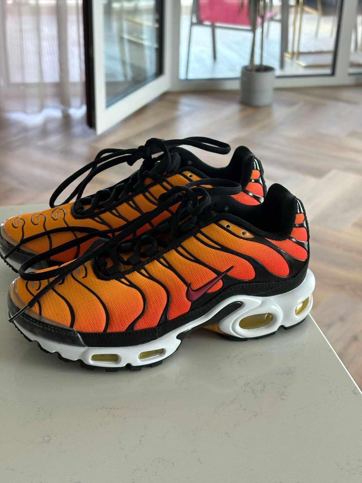 Nike Air Max Plus TN - Oranje/Zwart - Maat 38, Ophalen of Verzenden, Nieuw, Oranje, Sneakers of Gympen