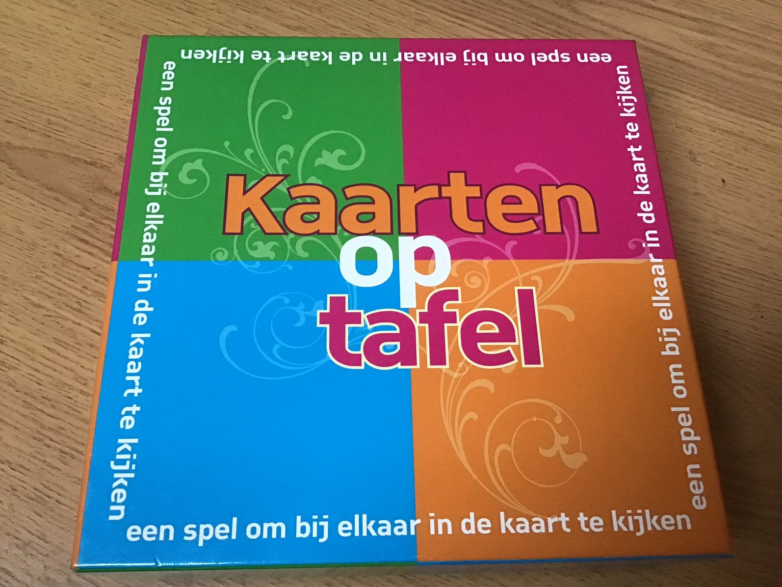 Kaarten op tafel., Ophalen of Verzenden, Zo goed als nieuw