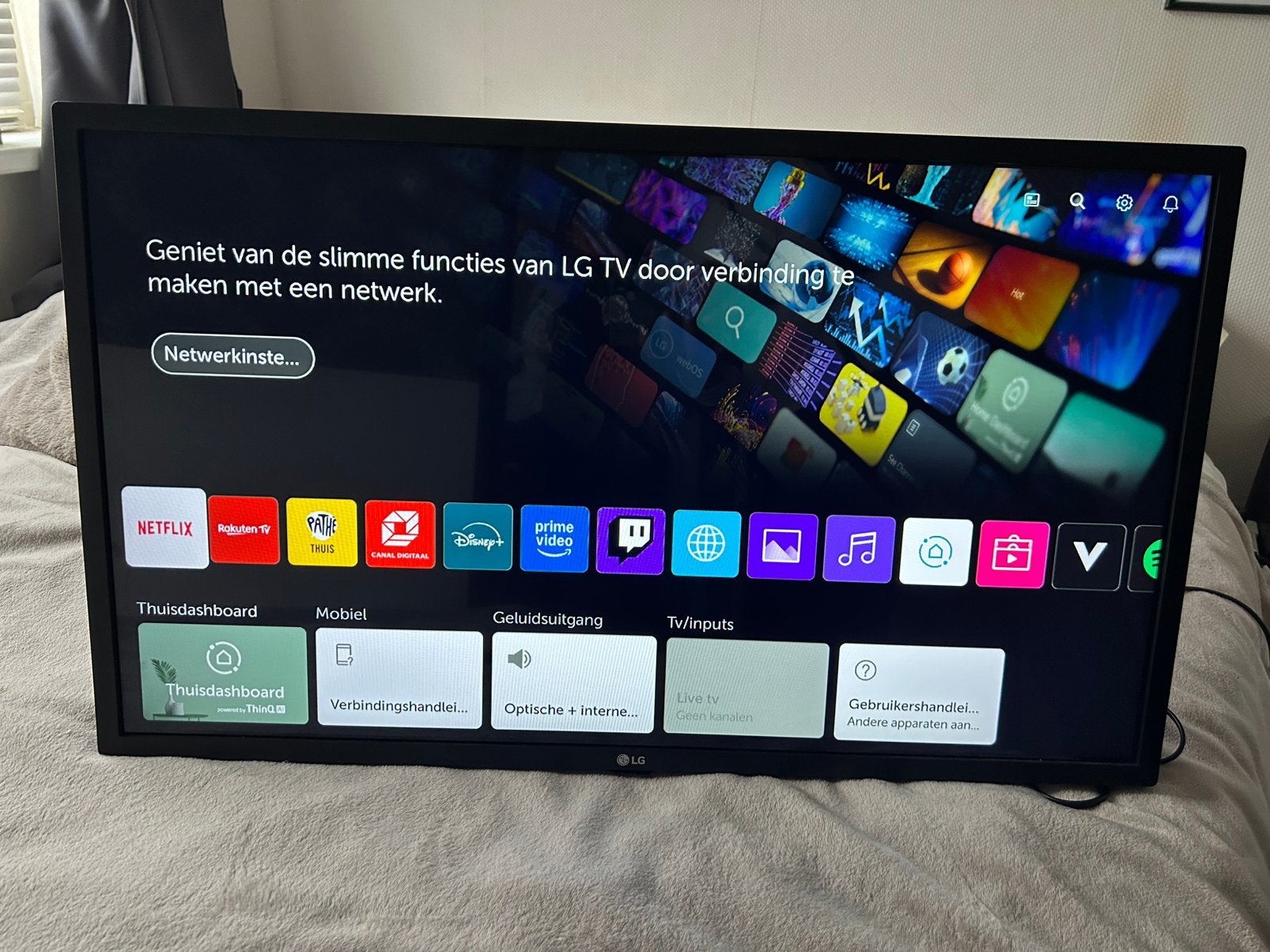 LG Full HD Smart TV 32 inch incl muurbeugel, Ophalen, Zo goed als nieuw, Audio