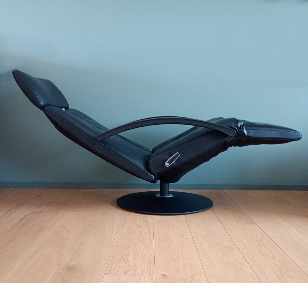 relaxzetel Jori Estilo, arch. Giraud, Huis en Inrichting, Fauteuils, Ophalen, Zo goed als nieuw, Leer, 75 tot 100 cm