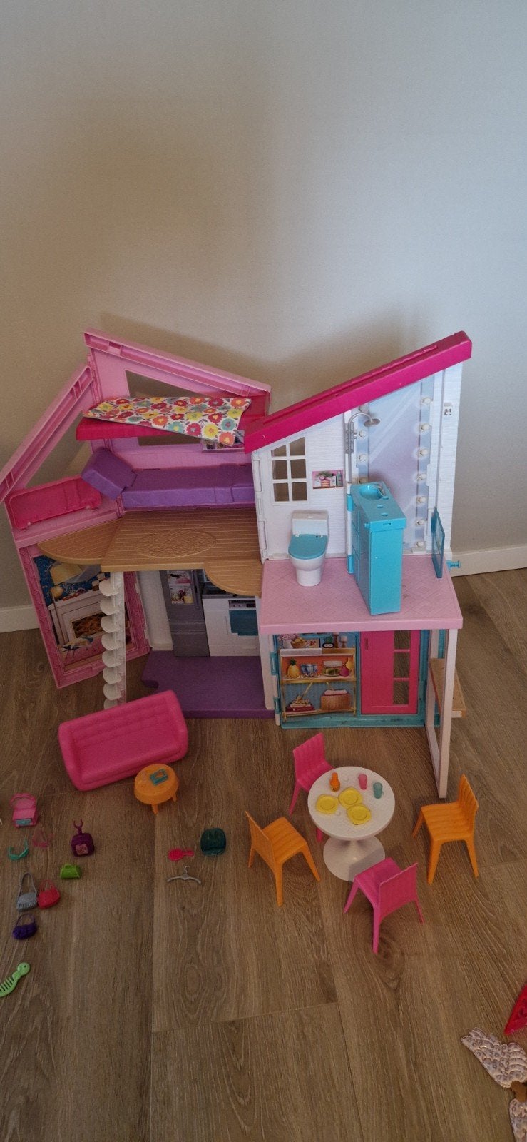 Barbie collectie: huis, ambulance, auto, poppen & kledi, Ophalen, Zo goed als nieuw, Barbie