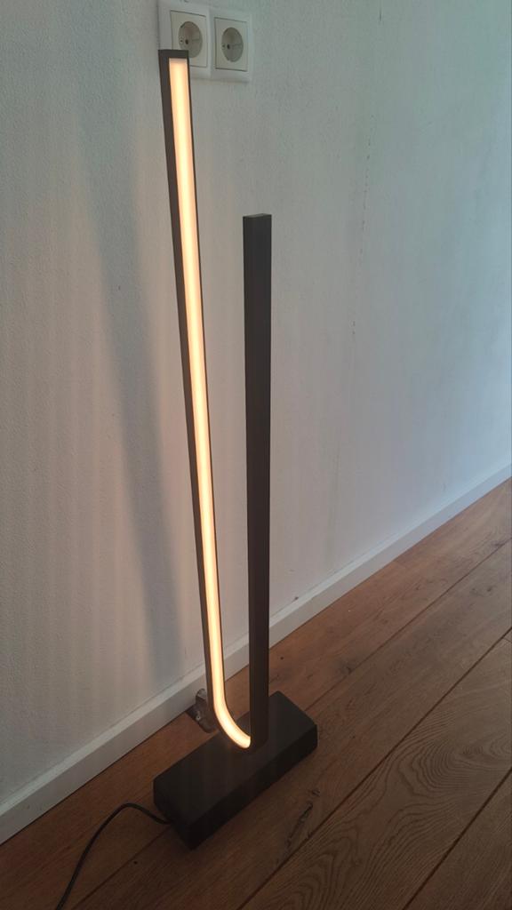IKEA Pilskott staande smart LED-lamp met afstandsbediening, Ophalen, Zo goed als nieuw, Metaal, 100 tot 150 cm