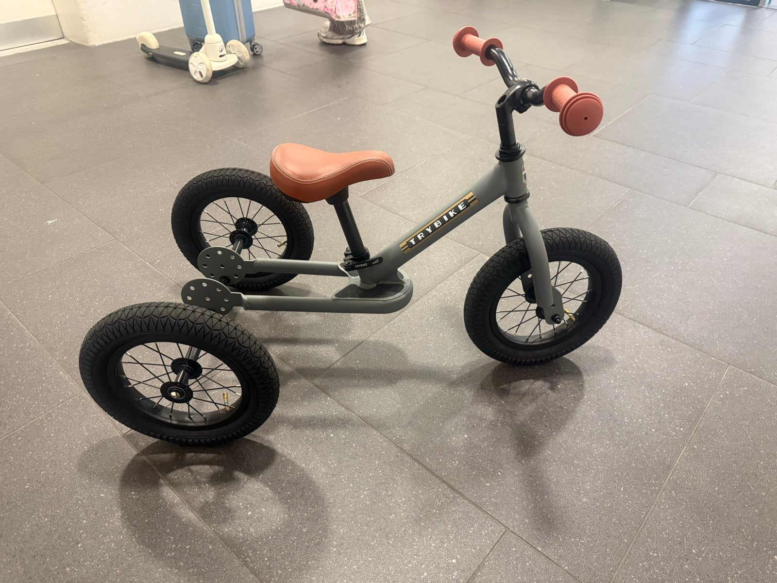 Trybike Loopfiets 2-in-1 Grijs - Nieuwstaat, Ophalen, Zo goed als nieuw, Loopfiets