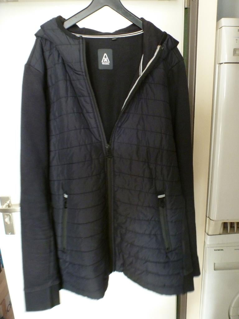 GAASTRA vest hoodie capuchon 44  gewatteerd -GRATIS zend, Verzenden, Zo goed als nieuw, Maat 42/44 (L), Zwart