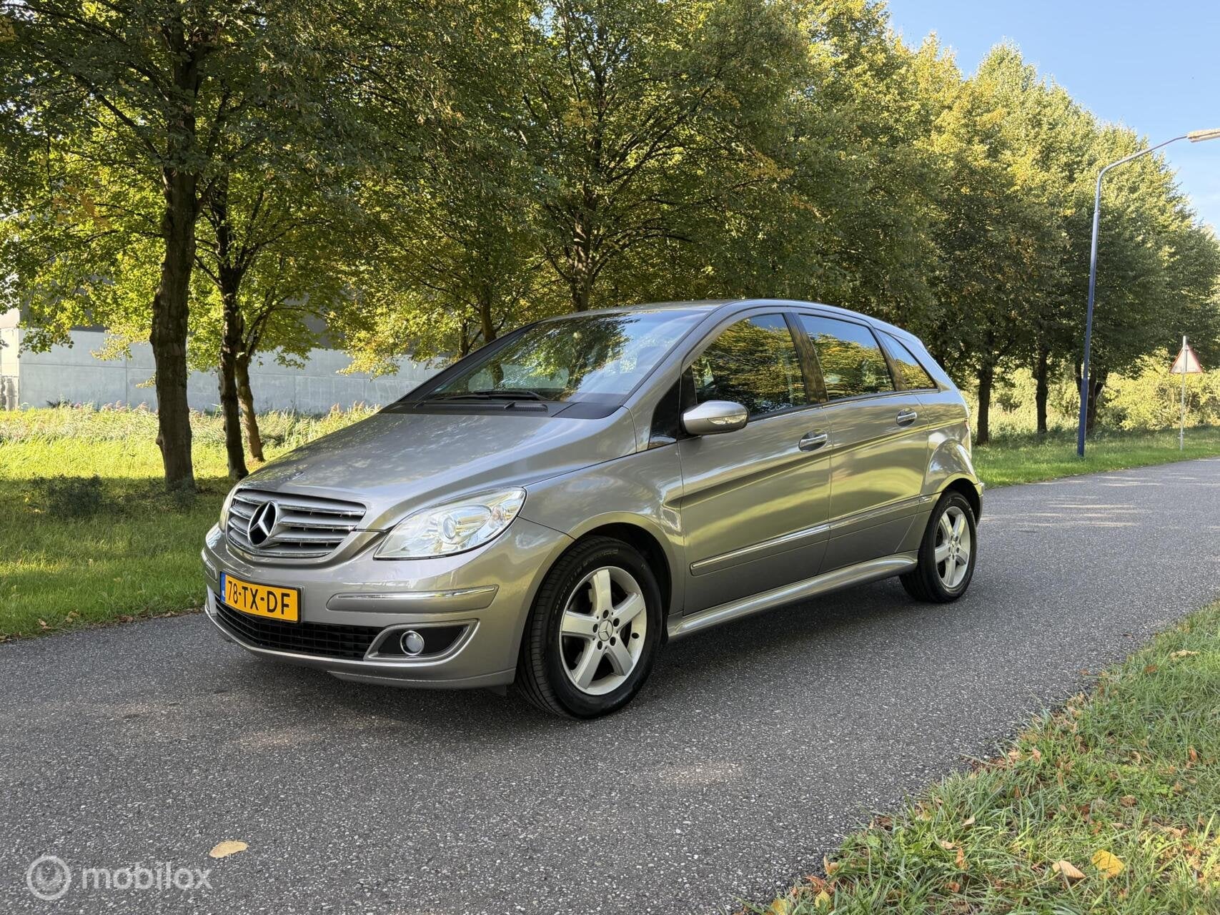 Mercedes B-klasse 170*AUTOMAAT*APK 6/27*LAGE KM NAP*AIRCO, Auto's, Stof, Gebruikt, Zwart, 4 cilinders