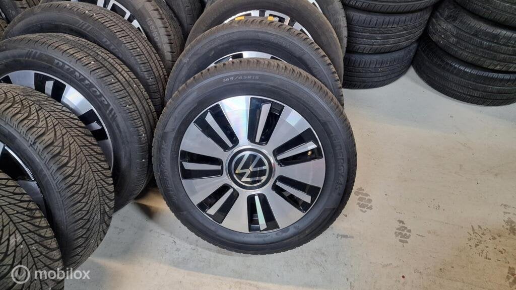 VW E-UP blade velgen | 165-65-15 |inclusief goede banden, Auto-onderdelen, Banden en Velgen, Gebruikt, 15 inch, Velg(en), Blade