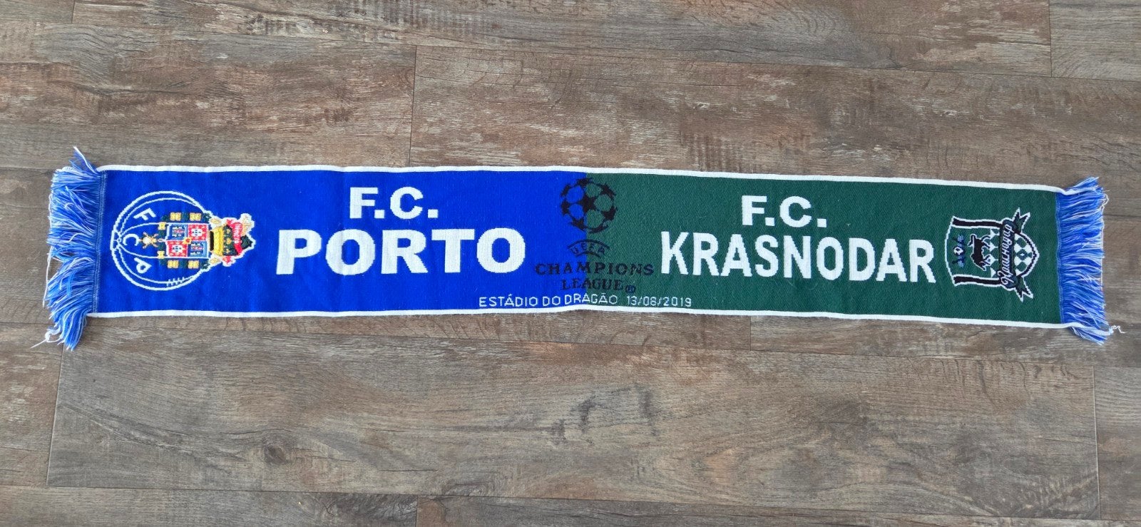 Sjaal FC Porto - FC Krasnodar, Ophalen of Verzenden, Zo goed als nieuw, Buitenlandse clubs, Vaantje of Sjaal