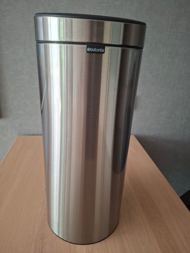 Brabantia Touch Bin 30 liter - Matt Steel Fingerprint Proof, 20 tot 30 liter, Ophalen, Nieuw, Rvs