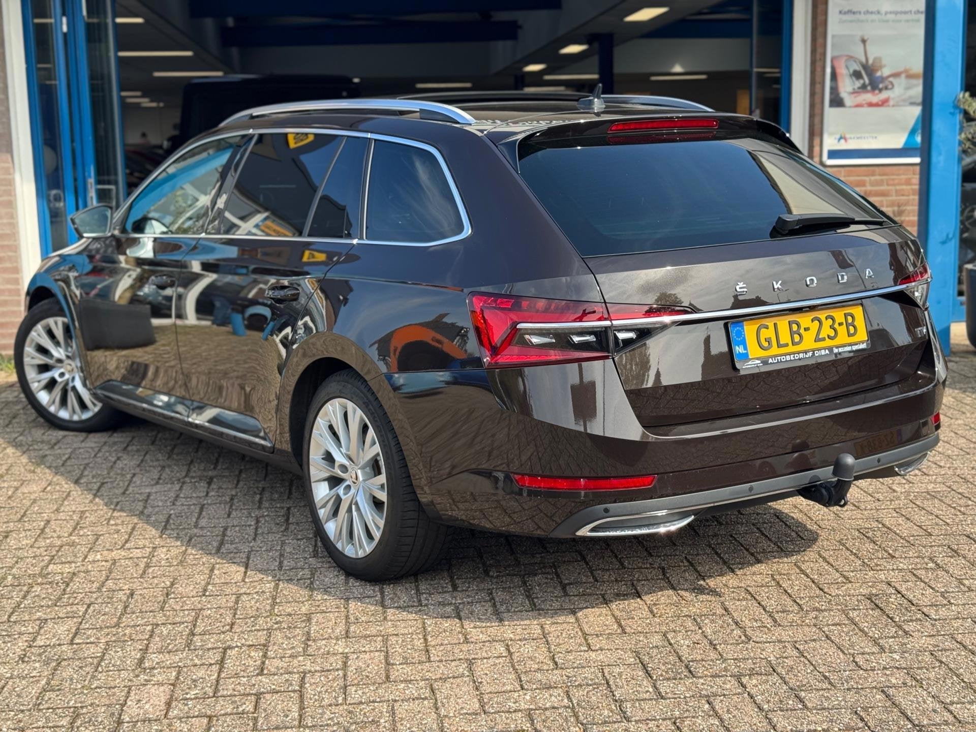 Skoda Superb Combi 1.4 TSI iV Sportline Business 2021 Full!, Auto's, Dealer onderhouden, Gebruikt, Euro 6, Bruin