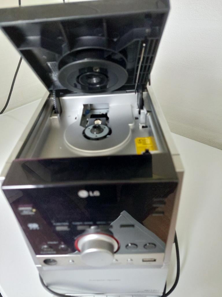 RADIO/CD SPELER, Audio, Tv en Foto, Stereo-sets, Ophalen of Verzenden, Zo goed als nieuw, Tuner of Radio, Overige merken