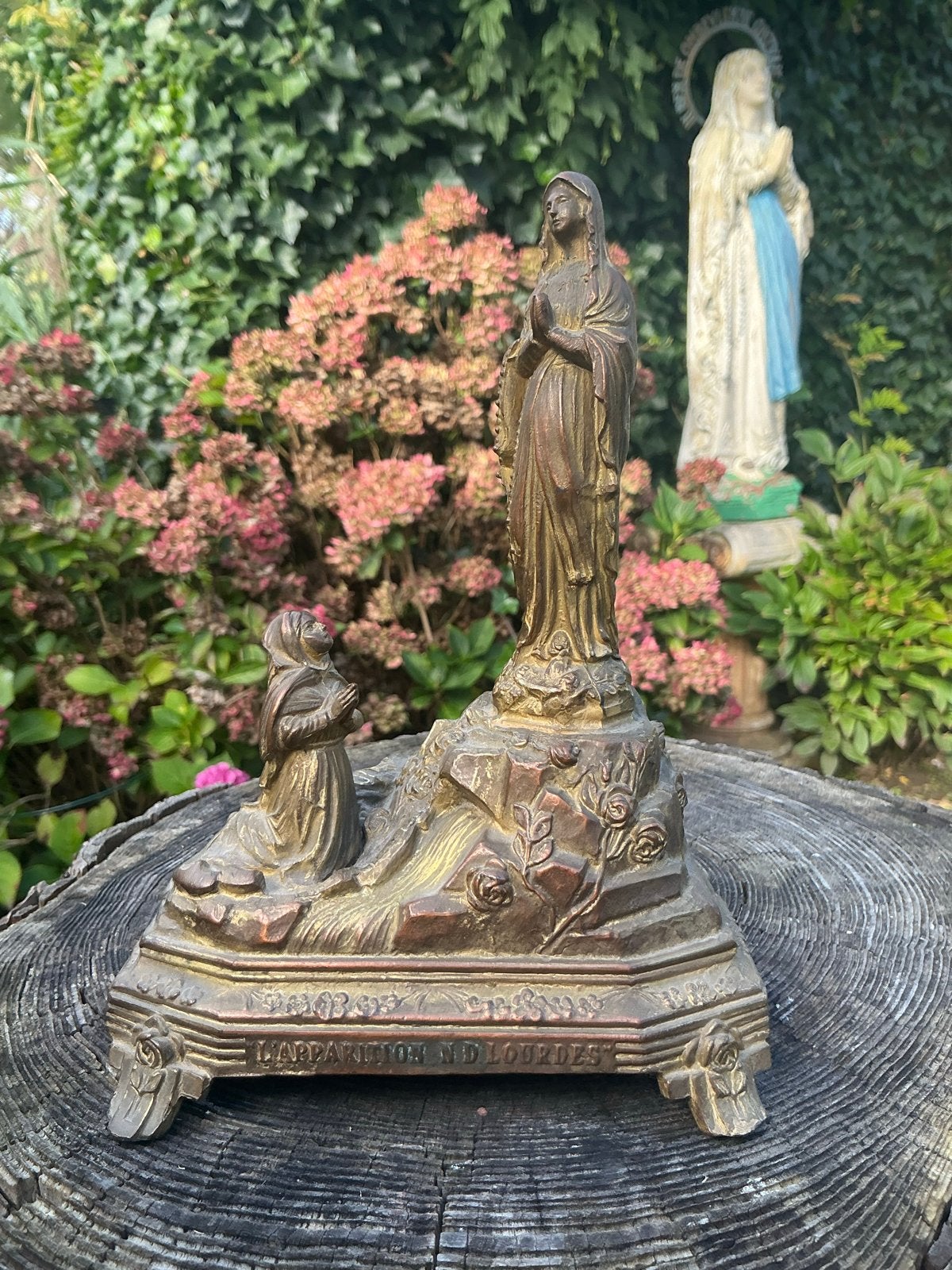 Antiek souvenir ❤️ Bernadette bij Maria in de grot Lourdes, Ophalen of Verzenden