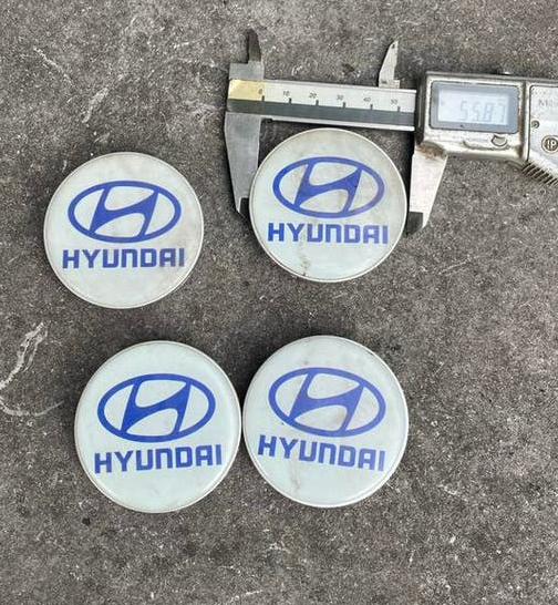 Nette 56 mm Hyundai naafdoppen (set van 4), Auto diversen, Wieldoppen, Ophalen of Verzenden, Gebruikt